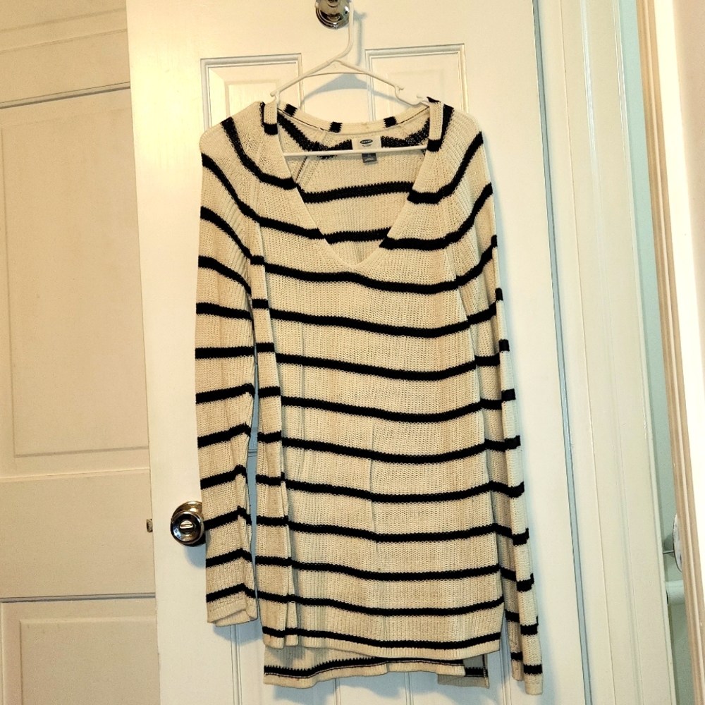 Black and white sweater